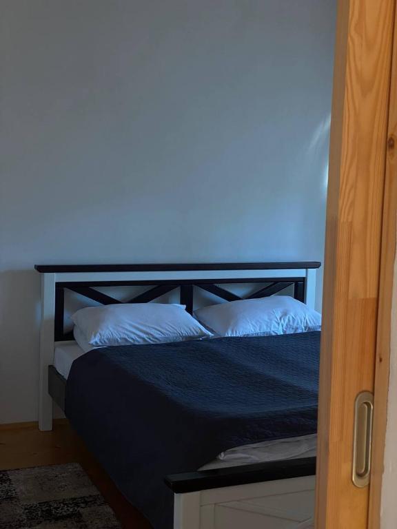 Postel nebo postele na pokoji v ubytování Hillside