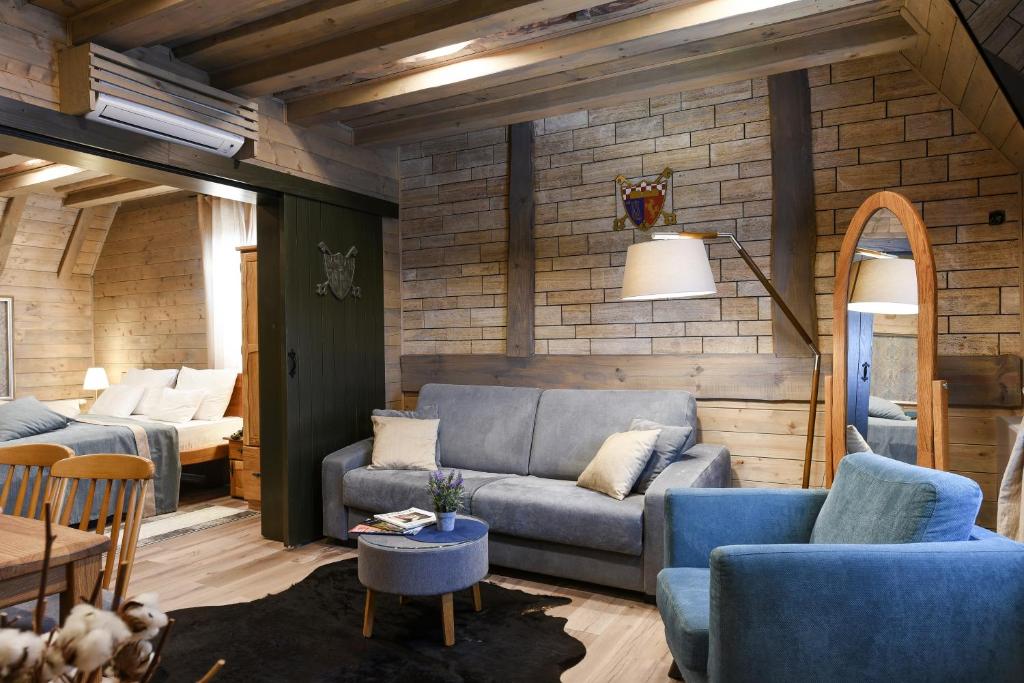 A seating area at Ethno Houses Plitvice Lakes Hotel