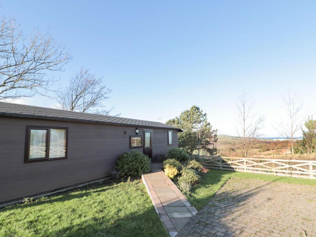 Holly Lodge