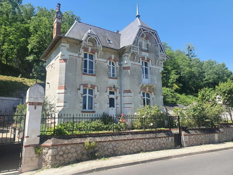 Budova, v ktorej sa vila nachádza