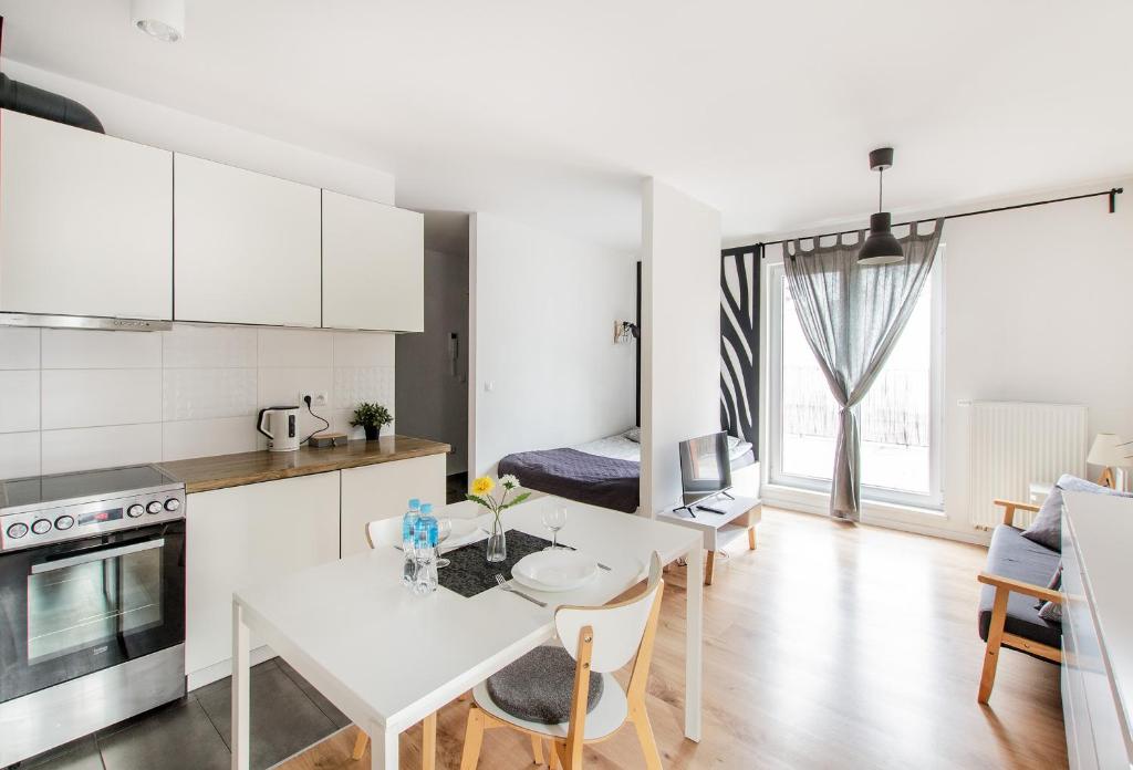 Smart Rental Management Apartments - Apartment With Terrace