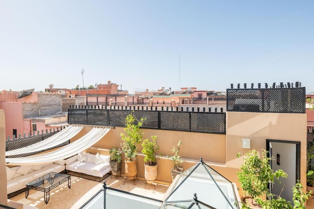 Balkón nebo terasa v ubytování Riad l'Empire