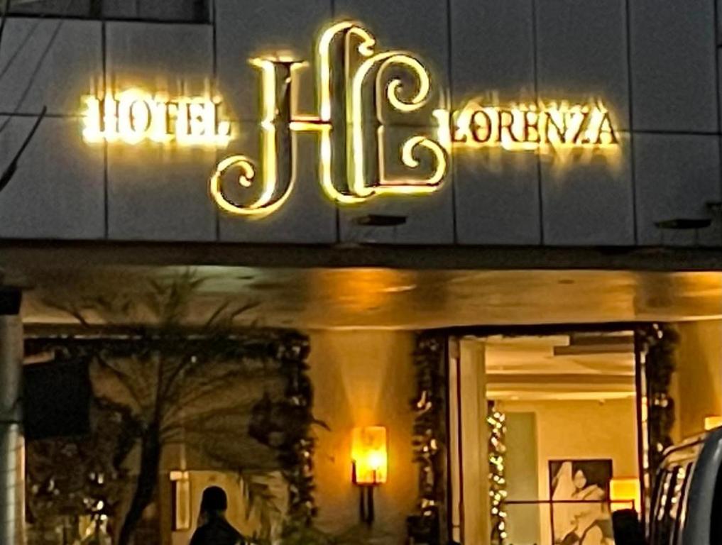 Majutusasutuses Hotel Lorenza olev sertifikaat, autasu, silt või muu dokument