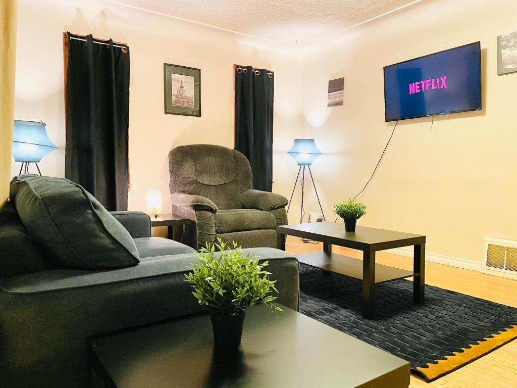 2 bedroom suite + kitchen, Edmonton (updated prices 2024)