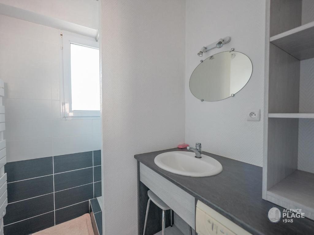 Fotografia z galérie ubytovania Appartement plage et commerces, balcon, tout confort - FR-1-197-547 v destinácii Les Sables-dʼOlonne
