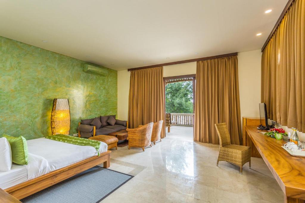 Postel nebo postele na pokoji v ubytování Pearl Sunset Resort