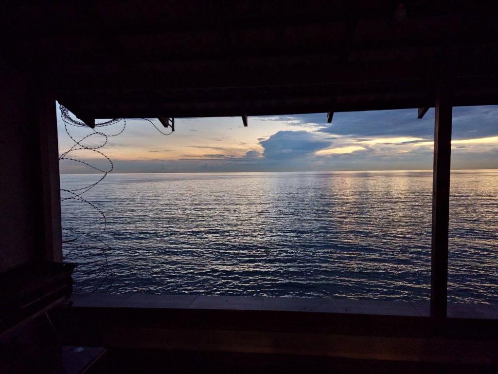 uitzicht op de oceaan vanaf een cruiseschip bij Holiday home in Port Dickson