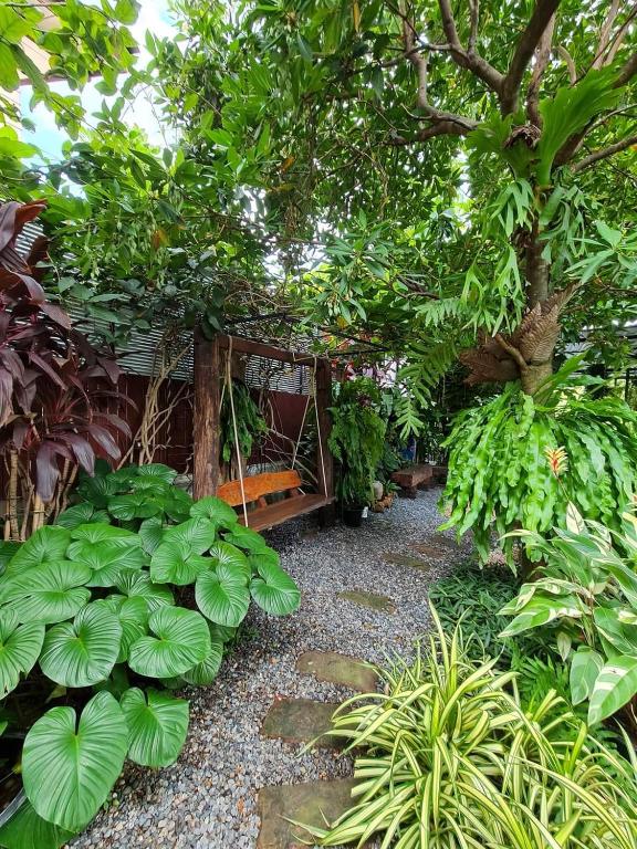 Baan Canalee Guest House
