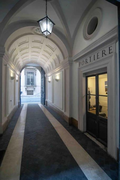 The facade or entrance of Via dei Cestari loft