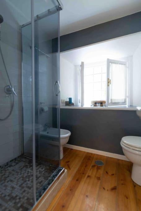 A bathroom at Via dei Cestari loft