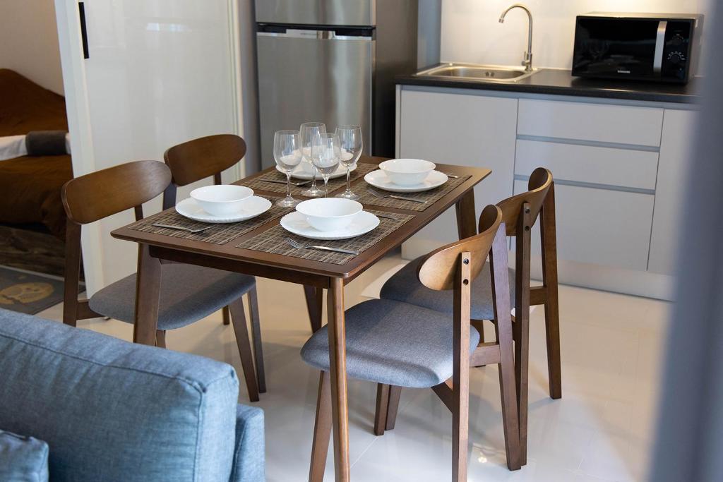 Kuchyň nebo kuchyňský kout v ubytování Mantra Beach condominium By AProperty