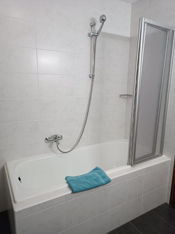 Koupelna v ubytování Garni Hotel Post