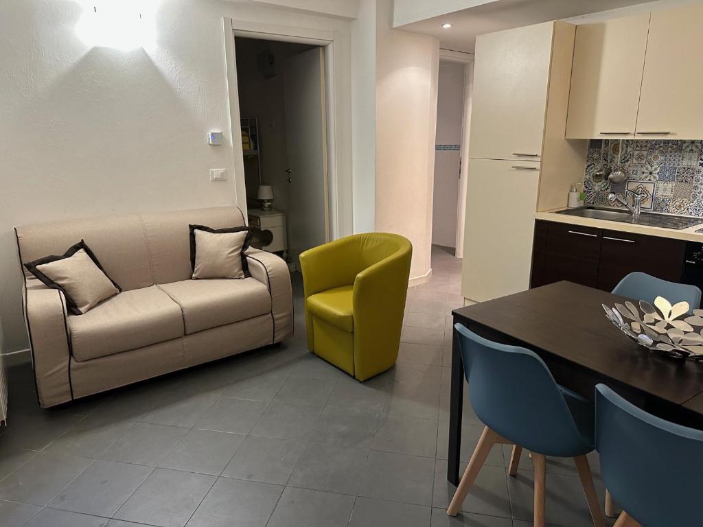Część wypoczynkowa w obiekcie Varazze Apartment