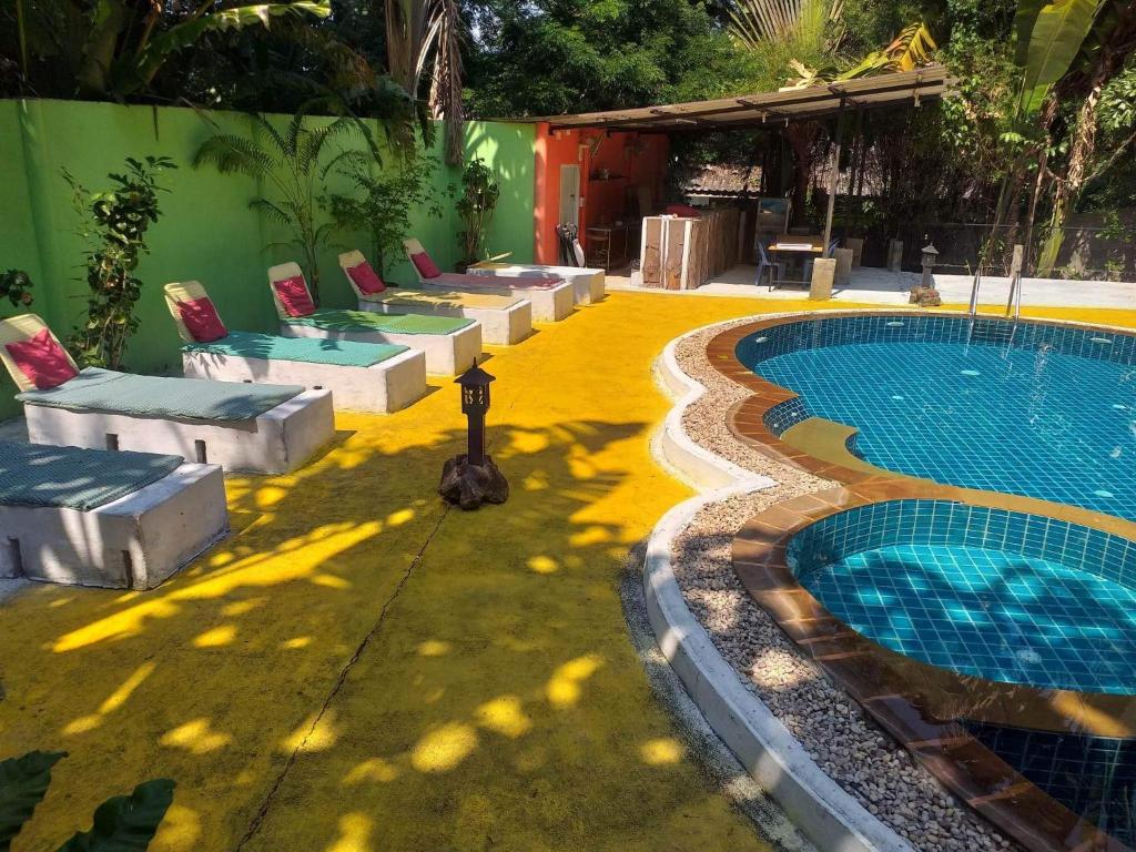 Bazén v ubytování Kamrai Resort nebo v jeho okolí