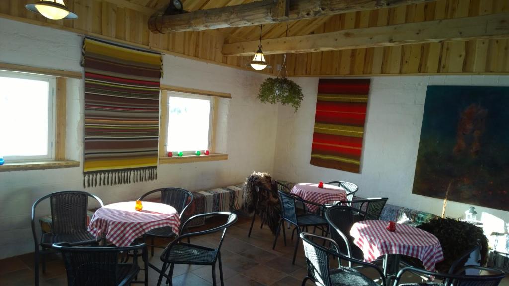 Restaurace v ubytování Kierinki Village Lomahuoneisto