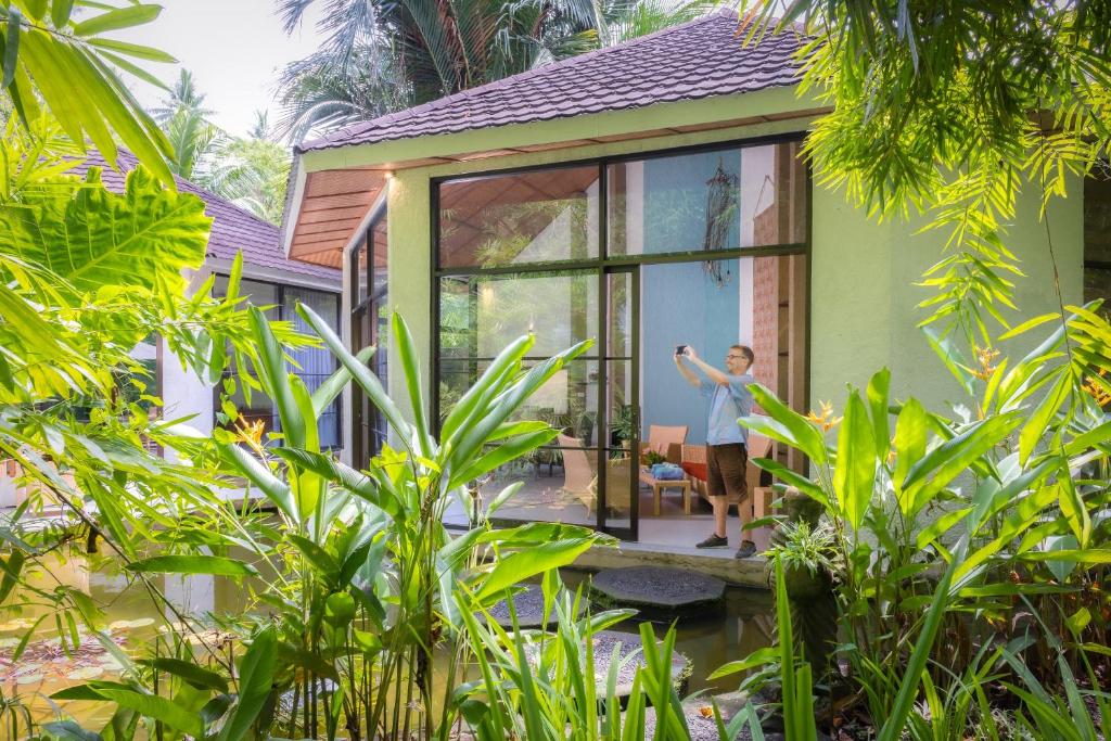 Zahrada ubytování Thalassa Dive & Wellbeing Resort Manado