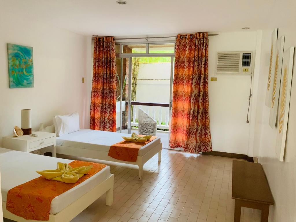 1888 Beach Resort - Deluxe Çift Kişilik/İki Yataklı Oda - Balkonlu