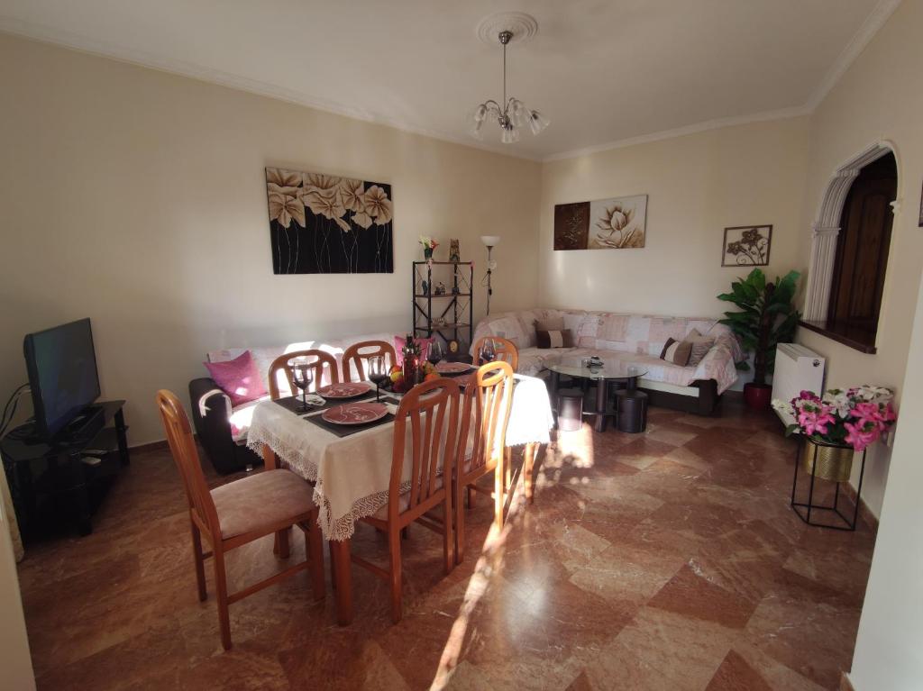 Posezení v ubytování Marios Apartment