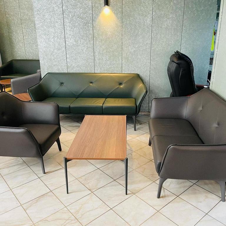 A seating area at Hotel Oz Villa