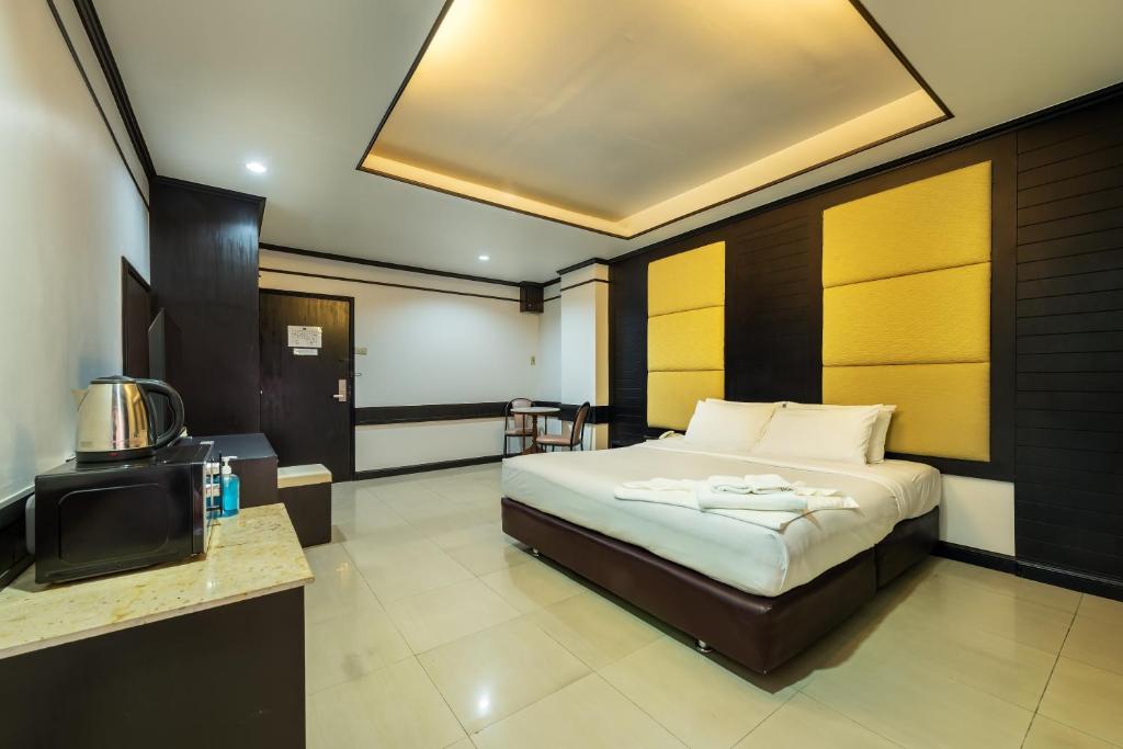 The Legacy Convention Hotel - Deluxe Double Or Twin Room