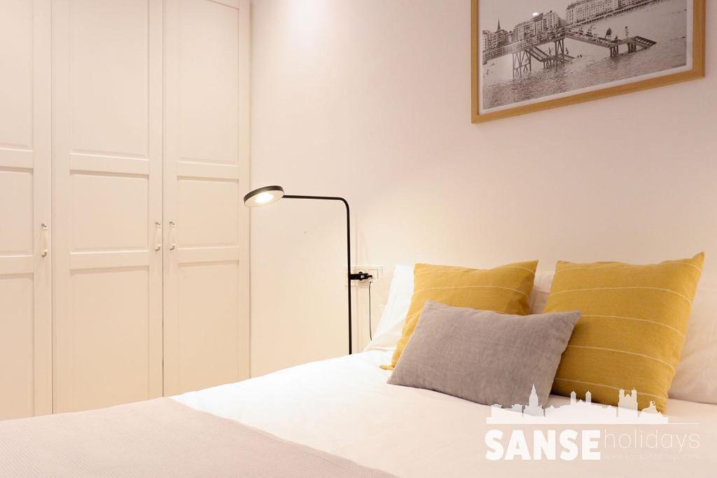 Posteľ alebo postele v izbe v ubytovaní Ondarreta Beach by SanSe Holidays