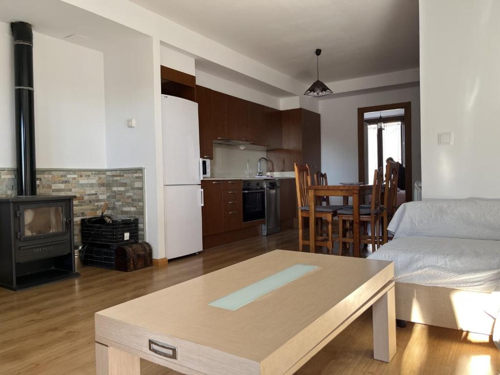 Kuchyň nebo kuchyňský kout v ubytování Apartamentos Turisticos Rio Gallego