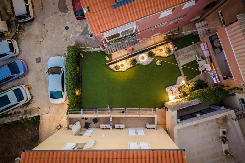 Widok z lotu ptaka na obiekt Apartments & Rooms Andrea