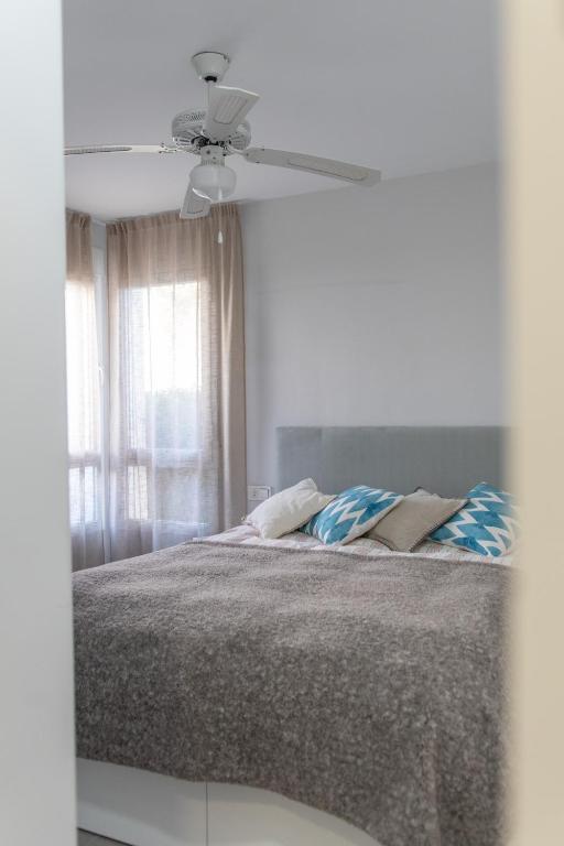 Zdjęcie z galerii obiektu Precioso y Soleado apartamento en Vera frente a la playa con piscina w mieście Vera