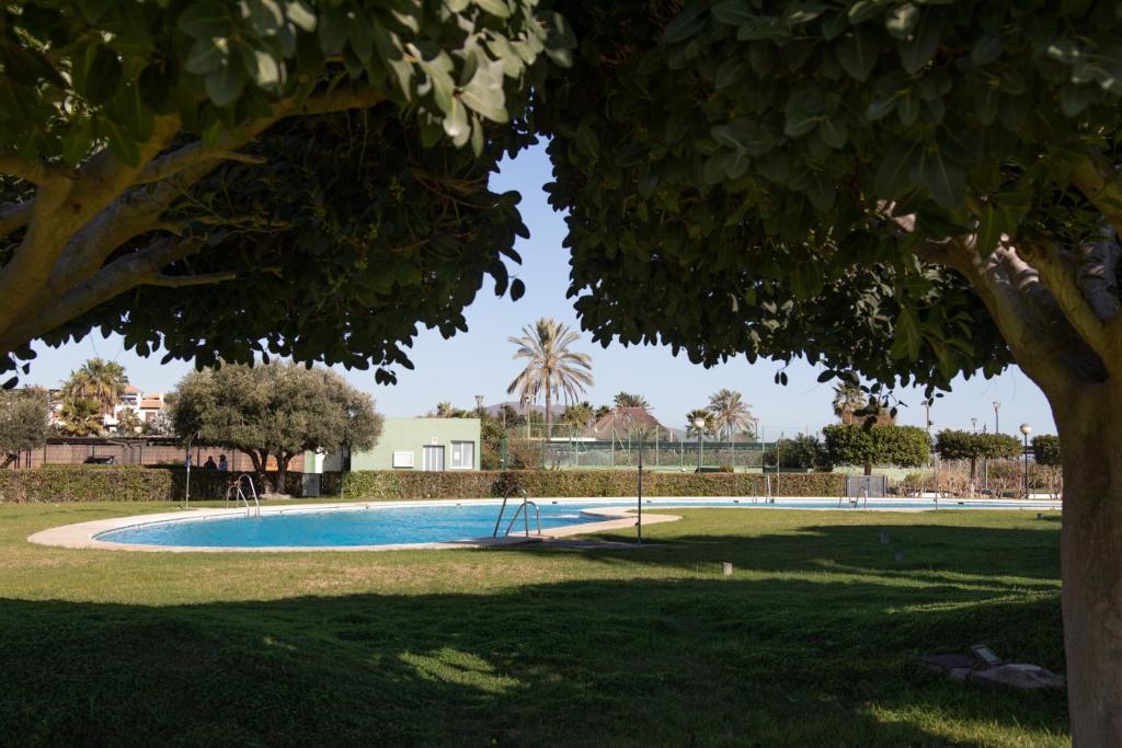 Zdjęcie z galerii obiektu Precioso y Soleado apartamento en Vera frente a la playa con piscina w mieście Vera