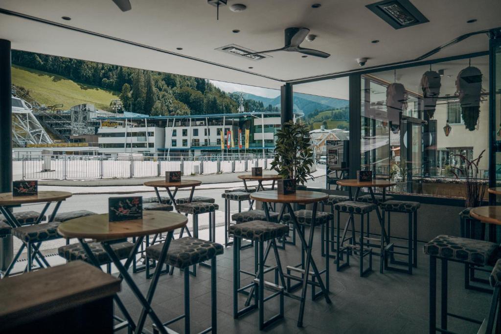 Nespecifikovaný výhled na hory nebo výhled na hory při pohledu z aparthotelu