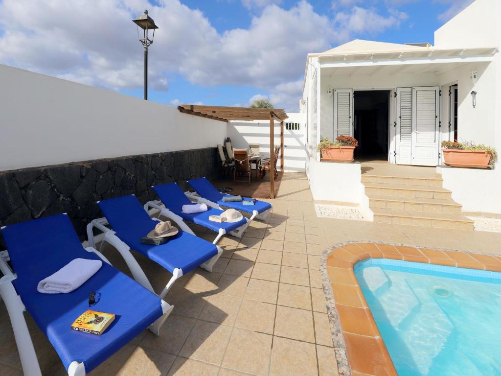 Kép Lovely Lanzarote Villa 4 Bedroom Villa Joanne Bbq Private Pool Puerto Del Carmen szállásáról Puerto del Carmenben a galériában