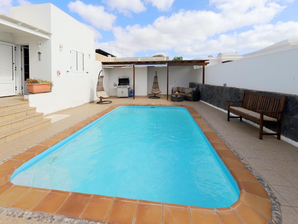 Kép Lovely Lanzarote Villa 4 Bedroom Villa Joanne Bbq Private Pool Puerto Del Carmen szállásáról Puerto del Carmenben a galériában