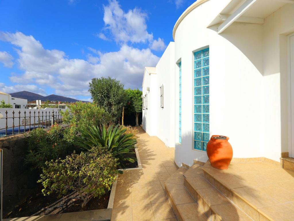 Kép Lovely Lanzarote Villa 4 Bedroom Villa Joanne Bbq Private Pool Puerto Del Carmen szállásáról Puerto del Carmenben a galériában