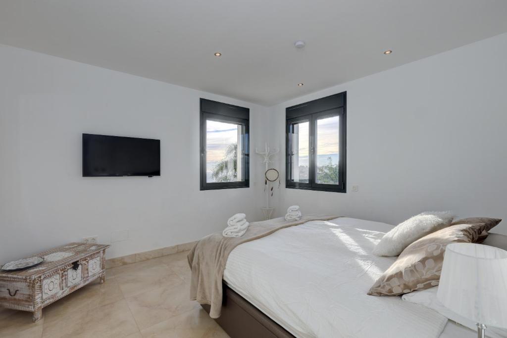 Fotografie z fotogalerie ubytování Luxury 5bedroom Villa Casares Costa v destinaci Casares