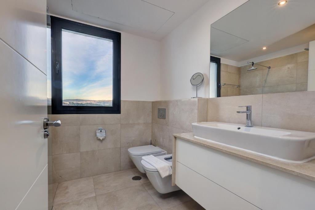 Fotografie z fotogalerie ubytování Luxury 5bedroom Villa Casares Costa v destinaci Casares