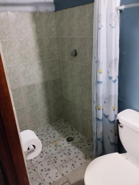 Ένα μπάνιο στο Chambres en Ville