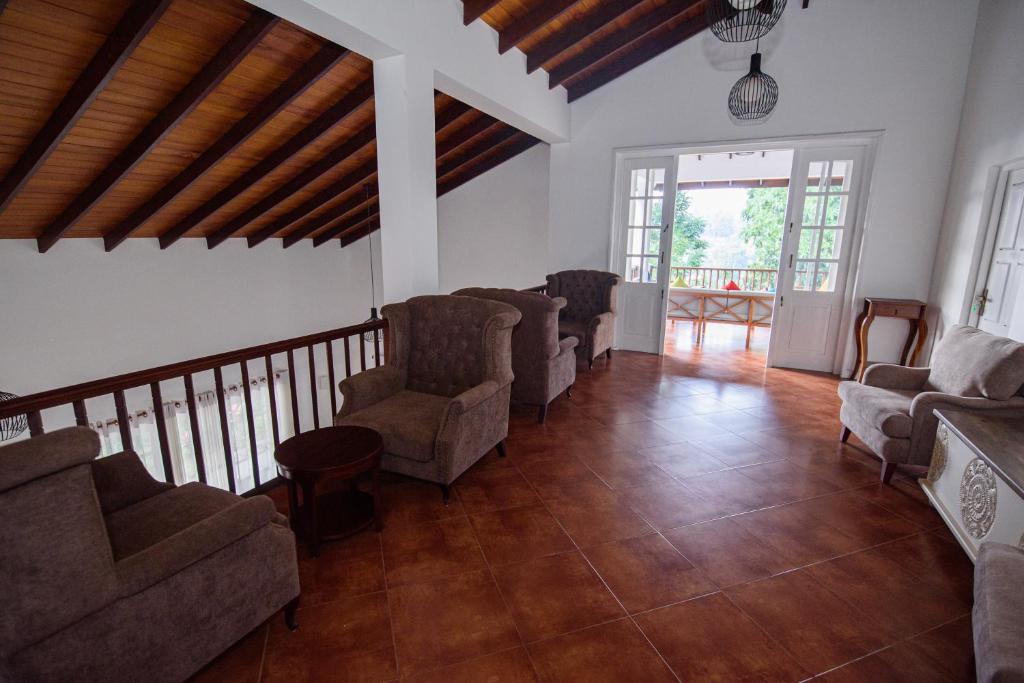 Posezení v ubytování Kingsman House
