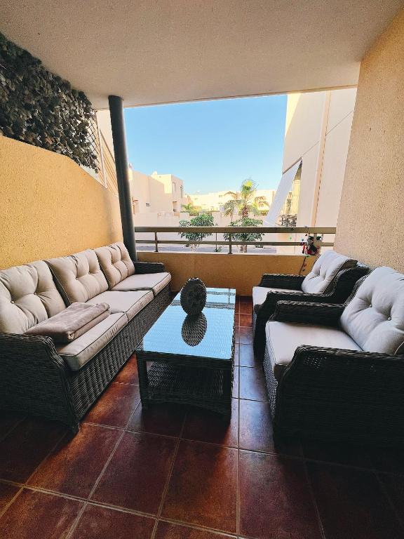 Posezení v ubytování Bungalow with 2 bedrooms, Playa la Tejita