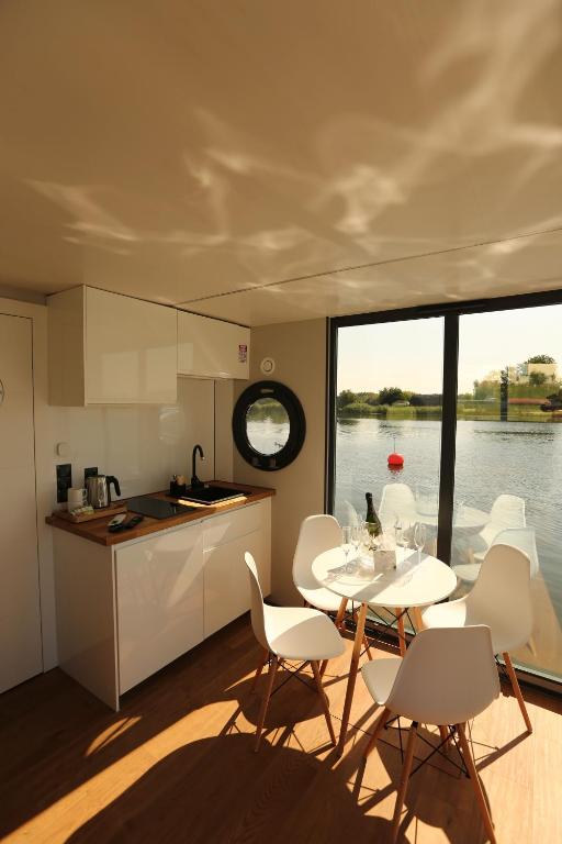 Fotografia z galérie ubytovania Houseboat v destinácii Wolin