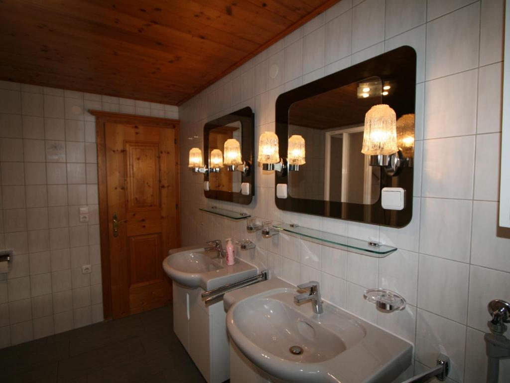 Kúpeľňa v ubytovaní Apartment Comfortappart Eberharter by Interhome