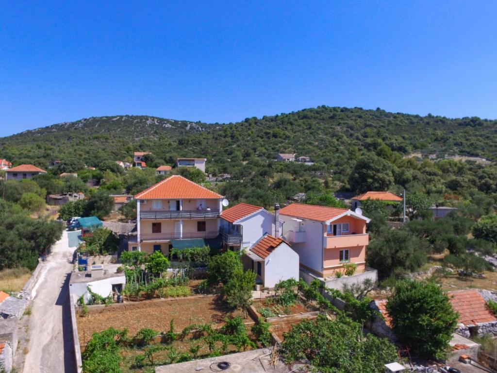 Nespecifikovaný výhled na hory nebo výhled na hory při pohledu z apartmánu
