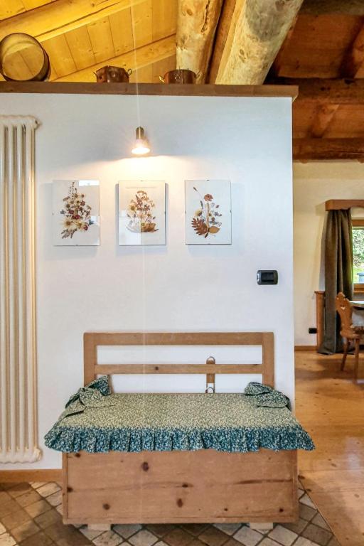 Posteľ alebo postele v izbe v ubytovaní Apartment Chalet Baita Tabià Dolomites by Interhome