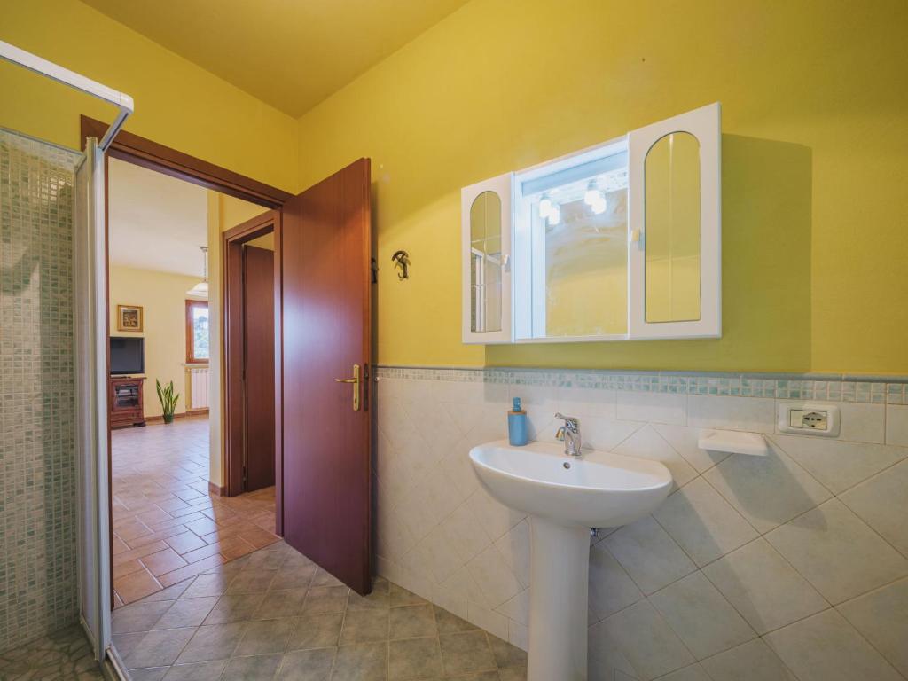Łazienka w obiekcie Apartment Ca` del Lovi-3 by Interhome