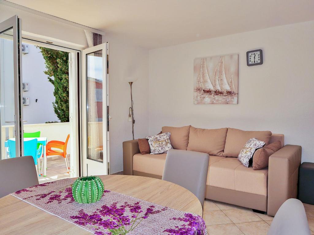 Posedenie v ubytovaní Apartment Kira by Interhome