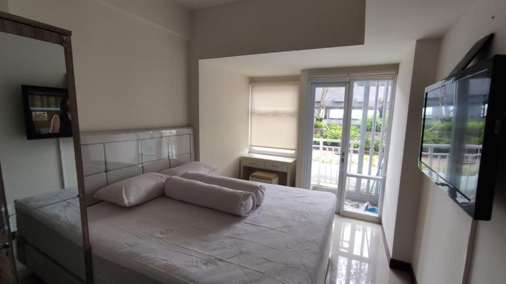 Cozy Studio Apartment, Tower Brentville Unit 5U Vida View