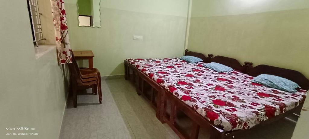 Postel nebo postele na pokoji v ubytování Luiza Guest House