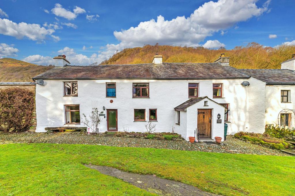 Finest Retreats Church House Cottage, Broughton in Furness, UK