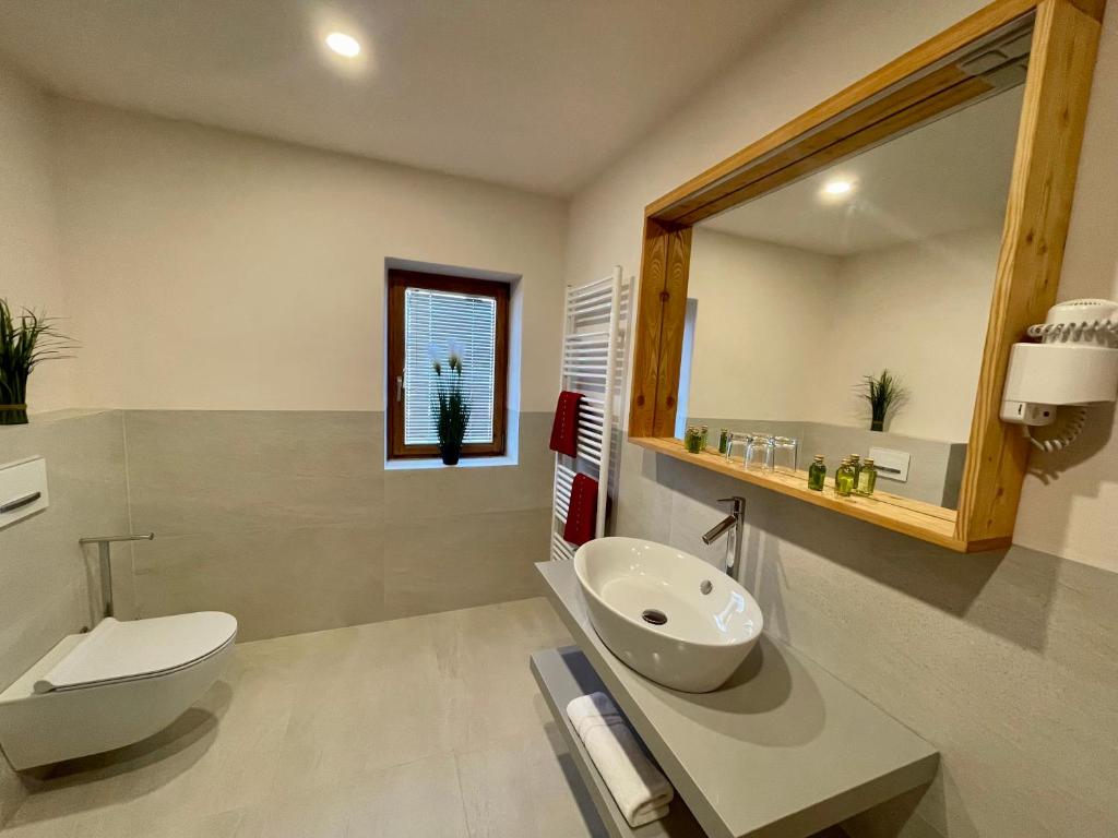Koupelna v ubytování Hotel ŠURC