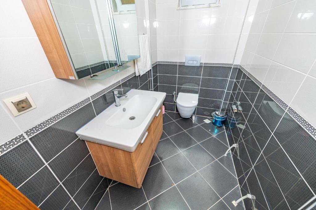 Koupelna v ubytování Villa Yasam Park - Luxury 8 Person - Fethiye Calis Beach 90mt