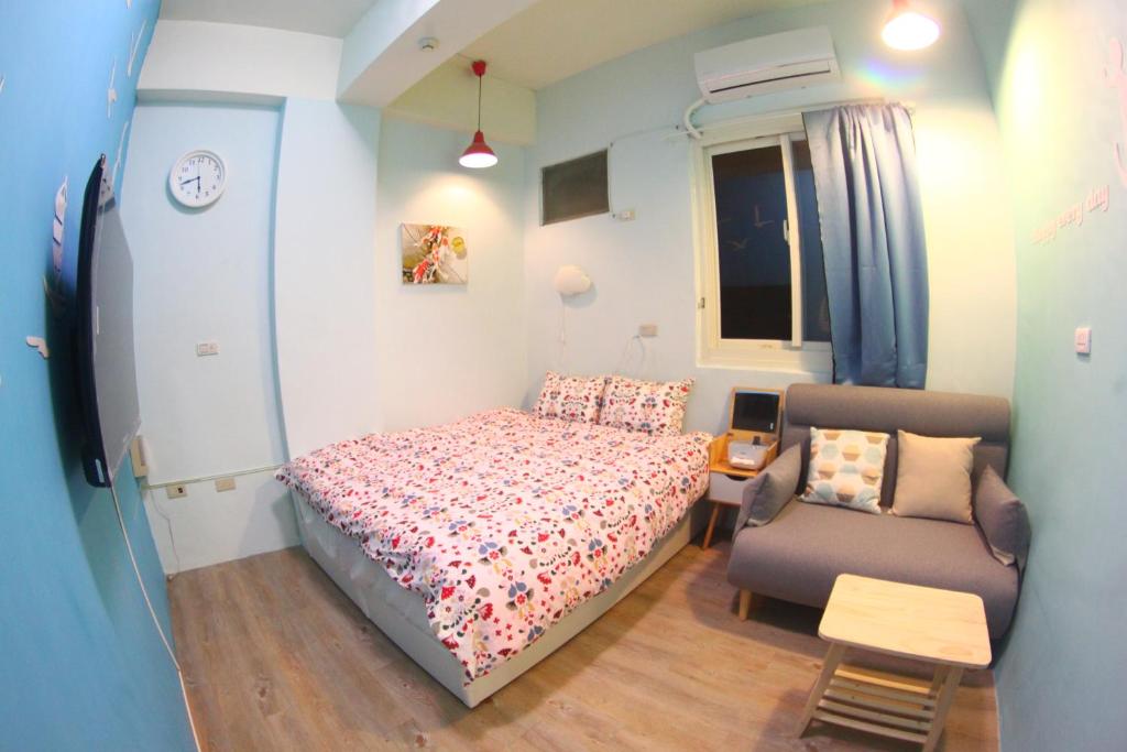 Voodi või voodid majutusasutuse 九份 珂菲私旅-知雨樓 I 贈心意早餐 Jiufen Homestay Cafe Sleep B&B-Rain House 日夜間導覽 合法民宿 toas